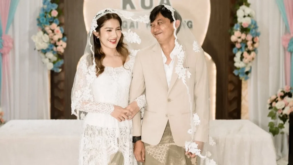 Yono Bakrie Resmi Menikah dengan Vivi Caroline di Tengah Suasana Haru