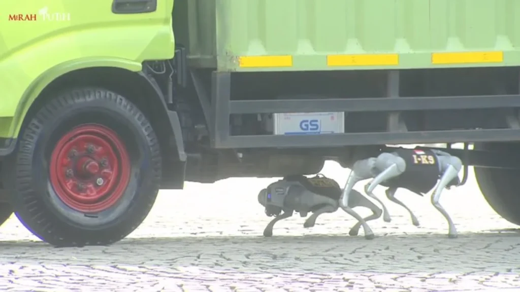 Polri Perkenalkan Robot K9 dan Humanoid di Hari Bhayangkara ke-79